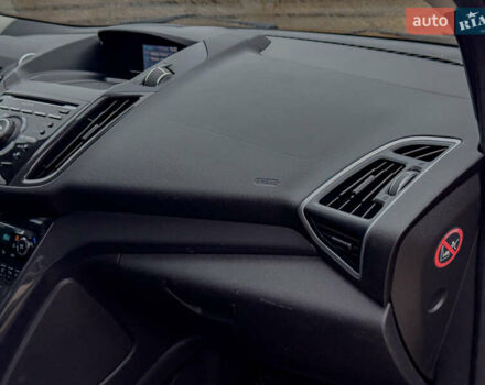 Помаранчевий Форд Куга, об'ємом двигуна 2 л та пробігом 249 тис. км за 14950 $, фото 101 на Automoto.ua