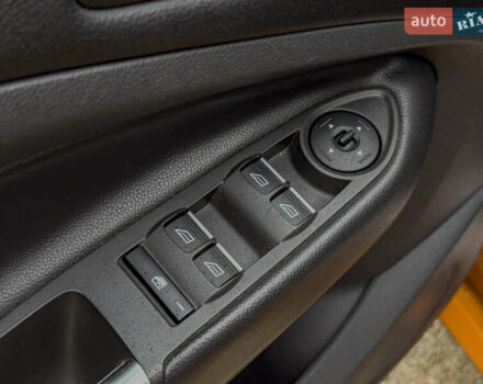 Помаранчевий Форд Куга, об'ємом двигуна 2 л та пробігом 249 тис. км за 14950 $, фото 64 на Automoto.ua