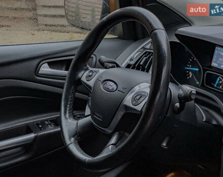 Помаранчевий Форд Куга, об'ємом двигуна 2 л та пробігом 249 тис. км за 14950 $, фото 103 на Automoto.ua