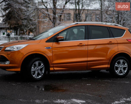 Оранжевый Форд Куга, объемом двигателя 2 л и пробегом 237 тыс. км за 14600 $, фото 3 на Automoto.ua