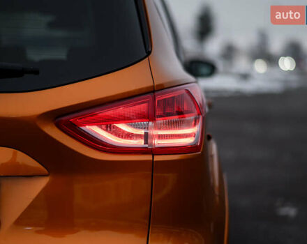 Оранжевый Форд Куга, объемом двигателя 2 л и пробегом 237 тыс. км за 14600 $, фото 25 на Automoto.ua
