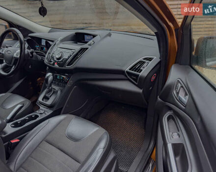 Помаранчевий Форд Куга, об'ємом двигуна 2 л та пробігом 249 тис. км за 14950 $, фото 96 на Automoto.ua