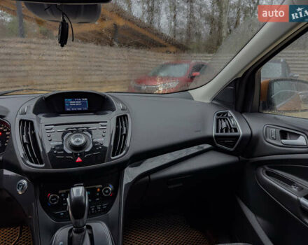 Помаранчевий Форд Куга, об'ємом двигуна 2 л та пробігом 249 тис. км за 14950 $, фото 87 на Automoto.ua