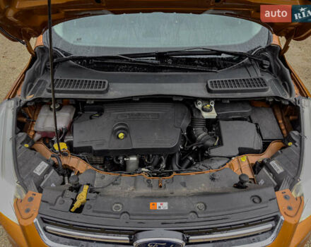 Помаранчевий Форд Куга, об'ємом двигуна 2 л та пробігом 249 тис. км за 14950 $, фото 105 на Automoto.ua