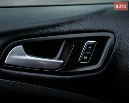 Оранжевый Форд Куга, объемом двигателя 2 л и пробегом 237 тыс. км за 14600 $, фото 28 на Automoto.ua