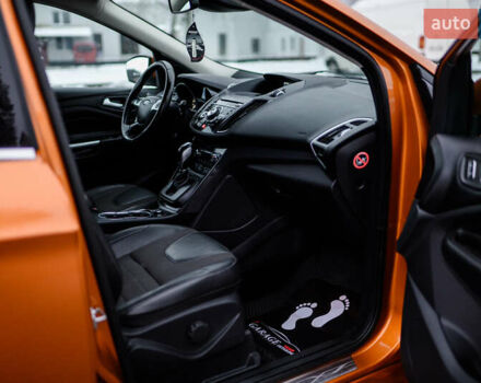 Оранжевый Форд Куга, объемом двигателя 2 л и пробегом 237 тыс. км за 14600 $, фото 36 на Automoto.ua