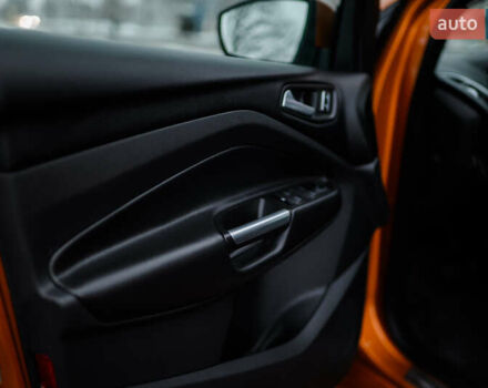 Оранжевый Форд Куга, объемом двигателя 2 л и пробегом 237 тыс. км за 14600 $, фото 26 на Automoto.ua