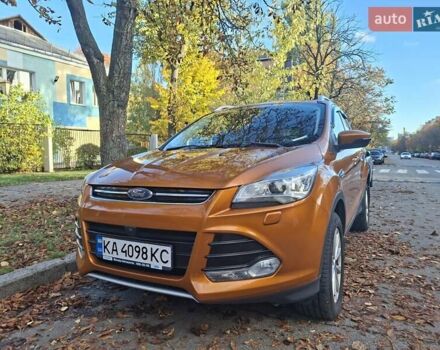 Оранжевый Форд Куга, объемом двигателя 2 л и пробегом 157 тыс. км за 16000 $, фото 3 на Automoto.ua