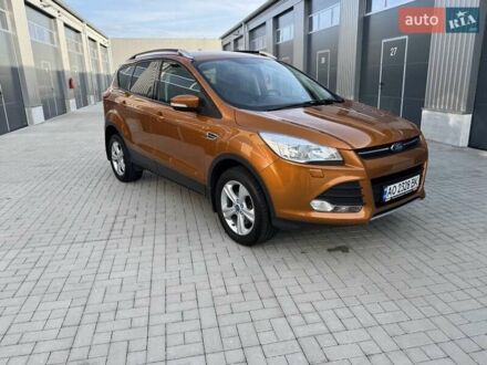 Форд Куга 2015 в Мукачеве на Automoto.ua Оранжевый Форд Куга, объемом двигателя 2 л и пробегом 178 тыс. км за 14800 $, фото 1 на Automoto.ua
