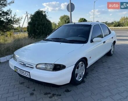 Белый Форд Мондео, объемом двигателя 1.8 л и пробегом 253 тыс. км за 1000 $, фото 1 на Automoto.ua