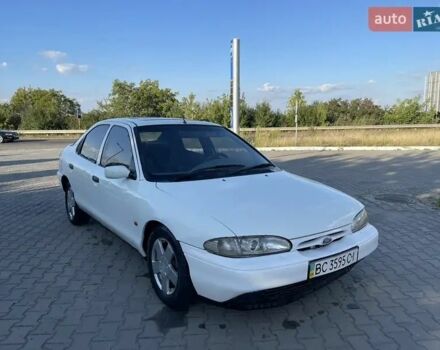 Белый Форд Мондео, объемом двигателя 1.8 л и пробегом 253 тыс. км за 1000 $, фото 5 на Automoto.ua