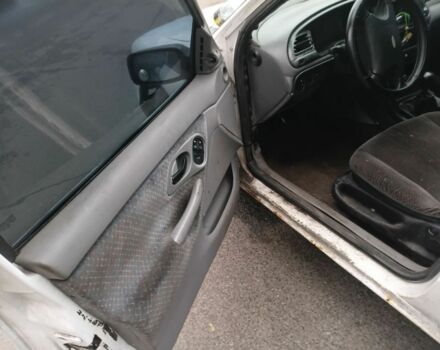 Білий Форд Мондео, об'ємом двигуна 2 л та пробігом 350 тис. км за 946 $, фото 5 на Automoto.ua