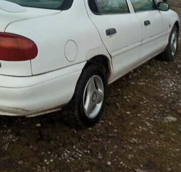 Белый Форд Мондео, объемом двигателя 1.6 л и пробегом 174 тыс. км за 1750 $, фото 1 на Automoto.ua