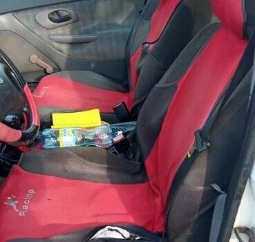 Белый Форд Мондео, объемом двигателя 1.6 л и пробегом 174 тыс. км за 1750 $, фото 2 на Automoto.ua