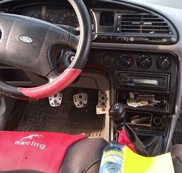 Белый Форд Мондео, объемом двигателя 1.6 л и пробегом 174 тыс. км за 1750 $, фото 3 на Automoto.ua