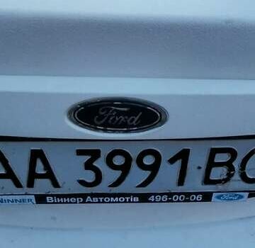 Белый Форд Мондео, объемом двигателя 1.8 л и пробегом 170 тыс. км за 3556 $, фото 9 на Automoto.ua