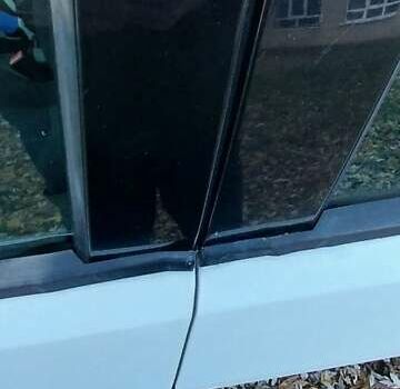 Белый Форд Мондео, объемом двигателя 1.8 л и пробегом 170 тыс. км за 3556 $, фото 20 на Automoto.ua