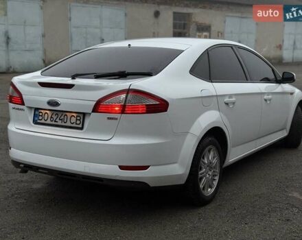 Белый Форд Мондео, объемом двигателя 1.8 л и пробегом 385 тыс. км за 5600 $, фото 7 на Automoto.ua