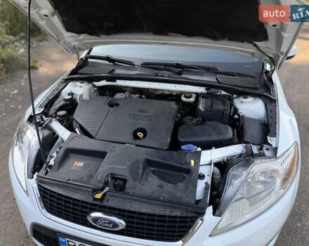Белый Форд Мондео, объемом двигателя 1.8 л и пробегом 385 тыс. км за 5600 $, фото 22 на Automoto.ua