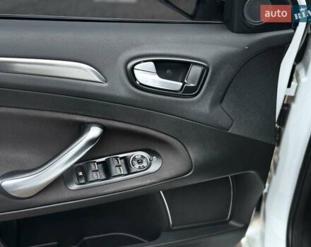 Белый Форд Мондео, объемом двигателя 1.8 л и пробегом 385 тыс. км за 5600 $, фото 10 на Automoto.ua