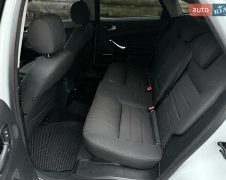 Белый Форд Мондео, объемом двигателя 1.8 л и пробегом 385 тыс. км за 5600 $, фото 12 на Automoto.ua