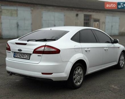 Белый Форд Мондео, объемом двигателя 1.8 л и пробегом 385 тыс. км за 5600 $, фото 4 на Automoto.ua