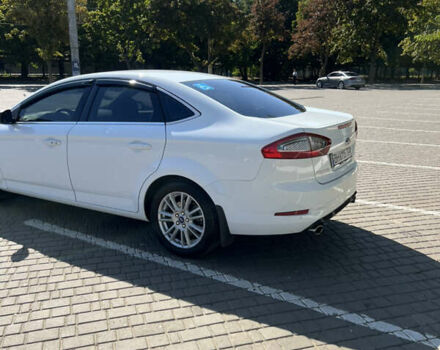 Белый Форд Мондео, объемом двигателя 2 л и пробегом 183 тыс. км за 8500 $, фото 7 на Automoto.ua