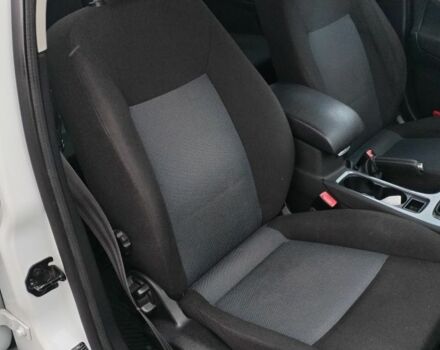 Білий Форд Мондео, об'ємом двигуна 1.6 л та пробігом 177 тис. км за 7000 $, фото 9 на Automoto.ua