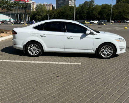 Белый Форд Мондео, объемом двигателя 2 л и пробегом 183 тыс. км за 8500 $, фото 3 на Automoto.ua