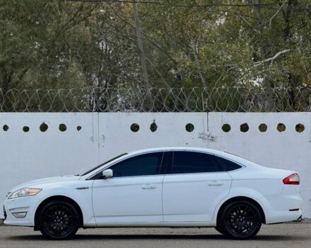 Белый Форд Мондео, объемом двигателя 2 л и пробегом 179 тыс. км за 8450 $, фото 4 на Automoto.ua