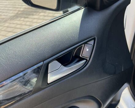 Белый Форд Мондео, объемом двигателя 2 л и пробегом 183 тыс. км за 8500 $, фото 34 на Automoto.ua