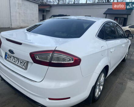 Белый Форд Мондео, объемом двигателя 2 л и пробегом 270 тыс. км за 8200 $, фото 4 на Automoto.ua