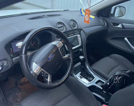 Белый Форд Мондео, объемом двигателя 2 л и пробегом 270 тыс. км за 8200 $, фото 6 на Automoto.ua