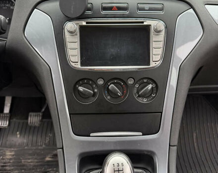 Белый Форд Мондео, объемом двигателя 1.6 л и пробегом 171 тыс. км за 8500 $, фото 25 на Automoto.ua