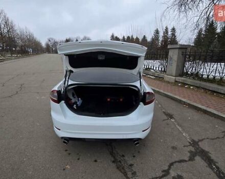 Белый Форд Мондео, объемом двигателя 2 л и пробегом 240 тыс. км за 8000 $, фото 13 на Automoto.ua