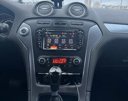 Белый Форд Мондео, объемом двигателя 2 л и пробегом 157 тыс. км за 9000 $, фото 4 на Automoto.ua