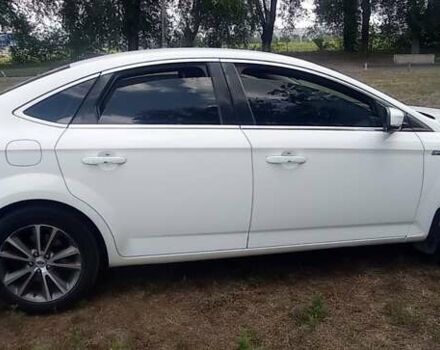 Белый Форд Мондео, объемом двигателя 2 л и пробегом 200 тыс. км за 8500 $, фото 9 на Automoto.ua