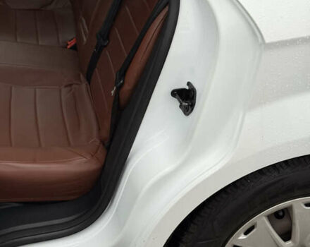 Белый Форд Мондео, объемом двигателя 1.6 л и пробегом 171 тыс. км за 8500 $, фото 43 на Automoto.ua