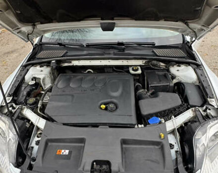 Белый Форд Мондео, объемом двигателя 2 л и пробегом 141 тыс. км за 10000 $, фото 10 на Automoto.ua