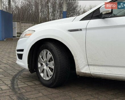 Белый Форд Мондео, объемом двигателя 1.6 л и пробегом 171 тыс. км за 8500 $, фото 10 на Automoto.ua