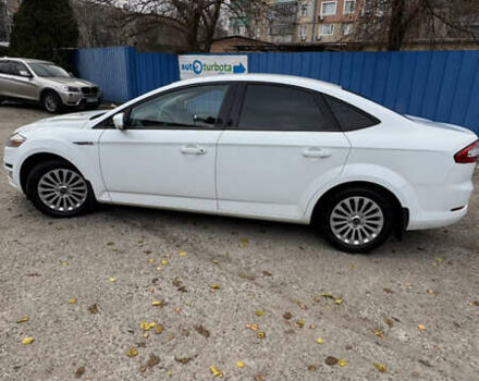 Белый Форд Мондео, объемом двигателя 2 л и пробегом 141 тыс. км за 10000 $, фото 3 на Automoto.ua