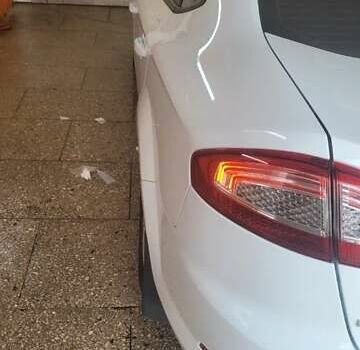 Белый Форд Мондео, объемом двигателя 1.6 л и пробегом 200 тыс. км за 6800 $, фото 7 на Automoto.ua