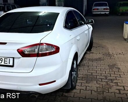 Белый Форд Мондео, объемом двигателя 2 л и пробегом 222 тыс. км за 6100 $, фото 2 на Automoto.ua