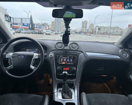 Белый Форд Мондео, объемом двигателя 2 л и пробегом 157 тыс. км за 9000 $, фото 5 на Automoto.ua