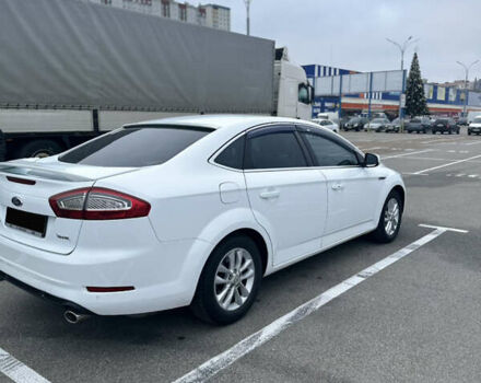 Белый Форд Мондео, объемом двигателя 2 л и пробегом 157 тыс. км за 9000 $, фото 3 на Automoto.ua