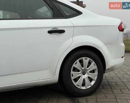 Белый Форд Мондео, объемом двигателя 1.6 л и пробегом 171 тыс. км за 8500 $, фото 9 на Automoto.ua