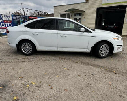 Белый Форд Мондео, объемом двигателя 2 л и пробегом 141 тыс. км за 10000 $, фото 2 на Automoto.ua