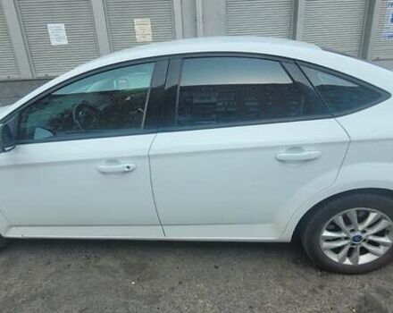 Белый Форд Мондео, объемом двигателя 1.6 л и пробегом 200 тыс. км за 6800 $, фото 1 на Automoto.ua