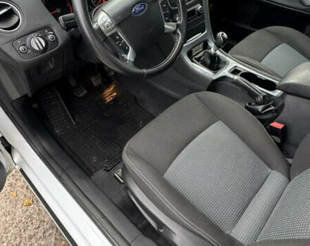 Белый Форд Мондео, объемом двигателя 2 л и пробегом 141 тыс. км за 10000 $, фото 8 на Automoto.ua