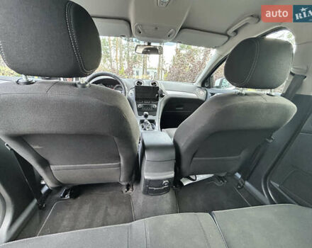 Білий Форд Мондео, об'ємом двигуна 1.6 л та пробігом 79 тис. км за 11000 $, фото 19 на Automoto.ua